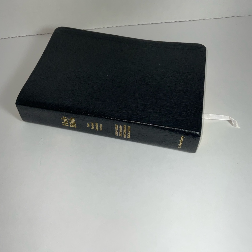 Holy Bible Revised Standard Vers. StudyHelps Dictionary Concordance Cokesbury